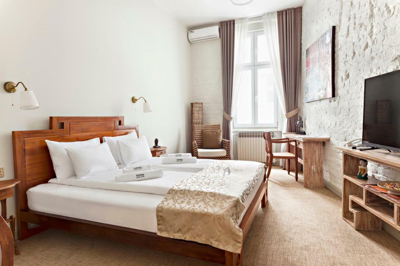 Superb Luxury Suites Belgrade Bilik gambar