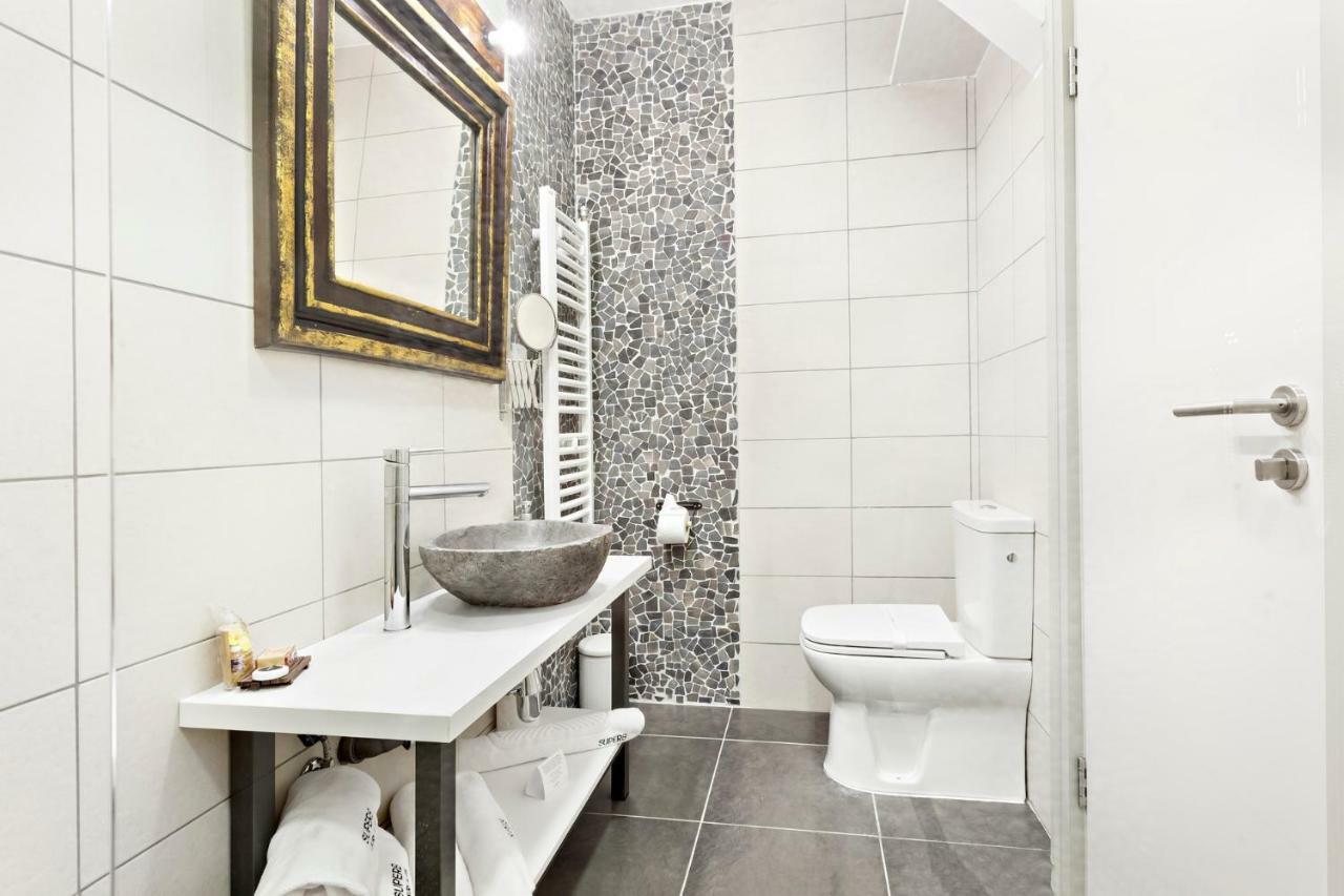 Superb Luxury Suites Belgrade Bilik gambar